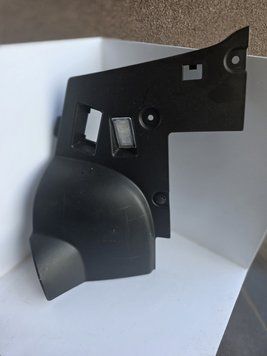 Накладка передньої панелі спідній простір ніг водія Tesla Model Y 1507076-00-B 1507076-00-B фото